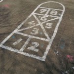 ソウル郊外の公園・Ilsan Lake Park (일산호수공원) の地面に書かれた謎のマーク