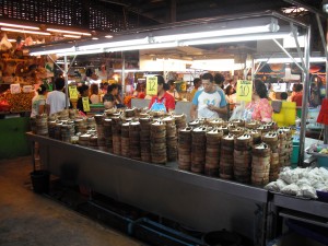 ミンブリの市場：魚屋（あじ専門店）