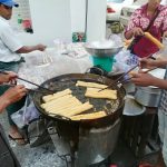 ミャンマー・ヤンゴン市内で出会った屋台:揚げ物屋
