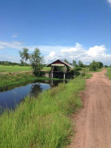 運河の上の掘っ立て小屋